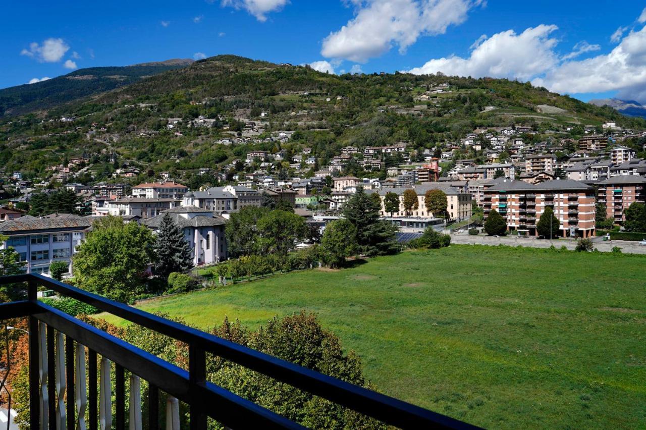 Surville Aosta Bagian luar foto