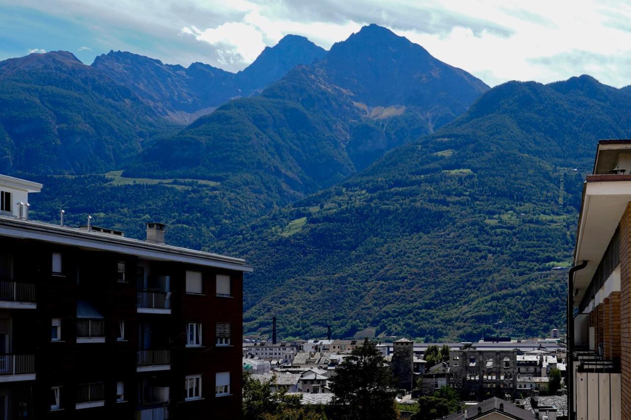 Surville Aosta Bagian luar foto